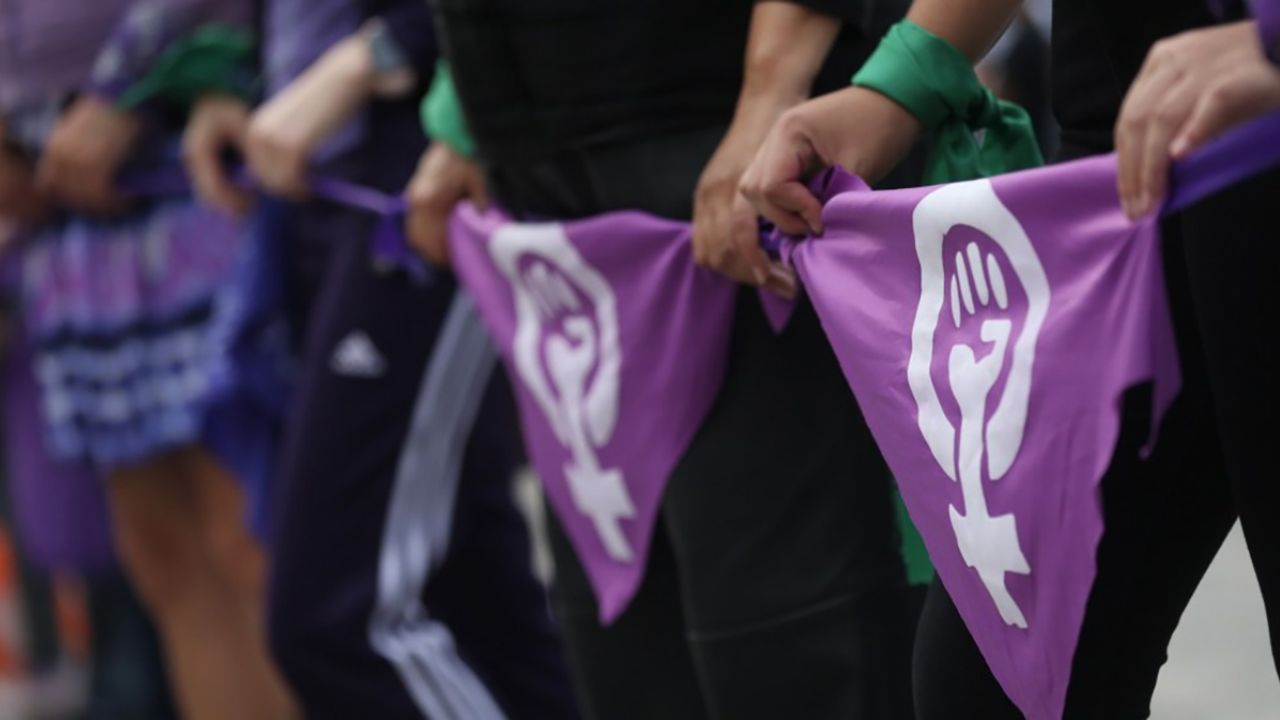 Descubre cómo la violencia de género afecta a diferentes estados de México y la obligación del mecanismo de alerta.