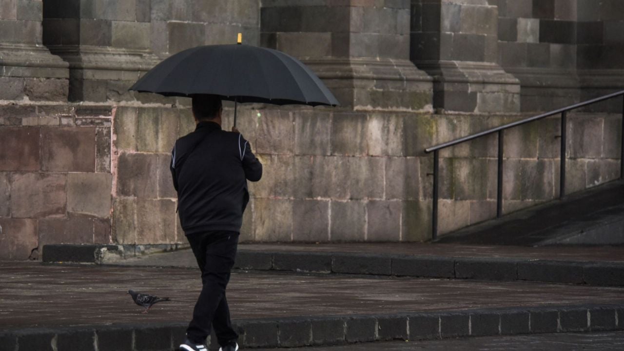 Intensas lluvias y temperaturas extremas afectarán diversos estados, destacando cambios climáticos inusuales en México.