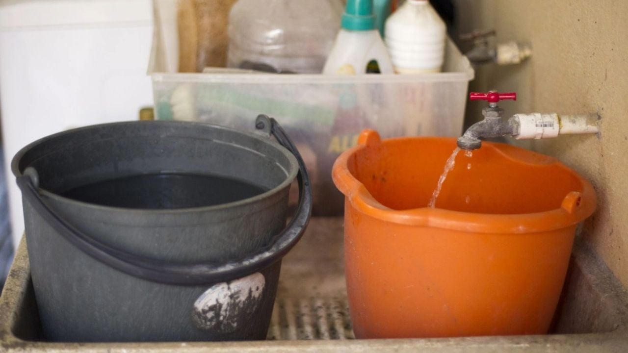 Treinta colonias en Tuxtla Gutiérrez enfrentan cortes de agua mientras se realizan importantes reparaciones por el SMAPA.