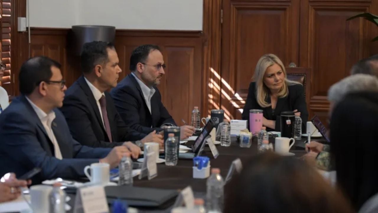 La gobernadora Maru Campos anunció nuevas acciones para mejorar la seguridad y la atención a familias en Cinco Llagas.